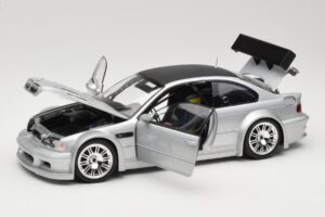 BMW M3 E46 GTR Street Argent With Carbon Roof Minichamps 1:18 100012102 Métal Moulé — image 2 sur 8