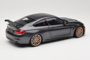 BMW M4 F82 GTS Mineral Grey Metallic Minichamps 1:18 110025222 Métal Moulé — image 3 sur 8
