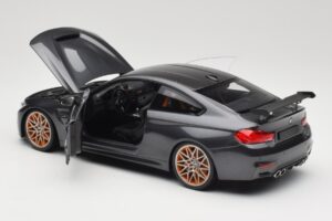 BMW M4 F82 GTS Mineral Grey Metallic Minichamps 1:18 110025222 Métal Moulé — image 5 sur 8