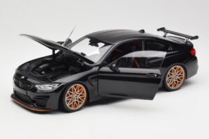 BMW M4 F82 GTS Sapphire Black Metallic Minichamps 1:18 110025220 Métal Moulé — image 2 sur 8