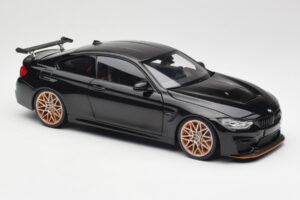 BMW M4 F82 GTS Sapphire Black Metallic Minichamps 1:18 110025220 Métal Moulé — image 6 sur 8