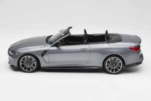 BMW M4 G82 Cabriolet Grey Metallic Minichamps 1:18 155021034 Métal Moulé — image 3 sur 6