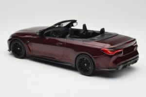 BMW M4 G83 Cabriolet Rouge Métallisé Minichamps 1:18 155021032 Métal Moulé — image 5 sur 6