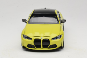 BMW M4 G82 Jaune Édition Concessionnaire Minichamps 1:18 80435A51949-R1 Métal Moulé — image 4 sur 10