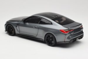 BMW M4 G82 Gris Metallic Minichamps 1:18 113020124 Métal Moulé — image 5 sur 8