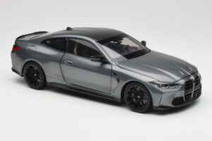 BMW M4 G82 Gris Metallic Minichamps 1:18 113020124 Métal Moulé — image 6 sur 8