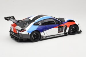 BMW M4 G82 GT3 Presentation 2021 Minichamps 1:18 80435A5D002 Métal Moulé — image 3 sur 8