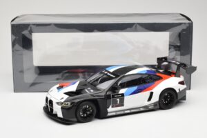 BMW M4 G82 GT3 Presentation 2021 Minichamps 1:18 80435A5D002 Métal Moulé — image 8 sur 8
