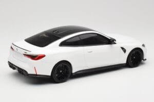 BMW M4 G82 Blanc Minichamps 1:18 155020122 Métal Moulé — image 2 sur 6