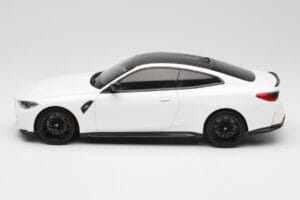 BMW M4 G82 Blanc Minichamps 1:18 155020122 Métal Moulé — image 3 sur 6