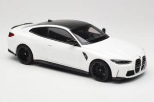 BMW M4 G82 Blanc Minichamps 1:18 155020122 Métal Moulé — image 4 sur 6