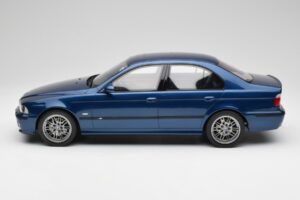 BMW M5 E39 Avus Bleu Otto 1:12 G073 Résine — image 3 sur 6