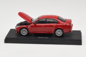 BMW M5 E60 Rouge Kyosho 1:43 03503R Métal Moulé