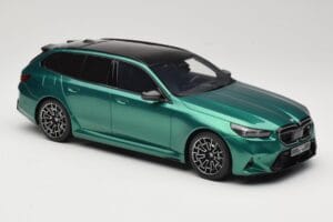BMW M5 G99 Competition Touring Isle of Man Green GT Spirit 1:18 GT509 Résine — image 4 sur 6