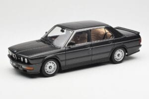 BMW M535i E28 Diamond Noir AUTOart 1:18 75162 Métal Moulé