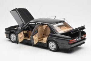 BMW M535i E28 Diamond Noir AUTOart 1:18 75162 Métal Moulé — image 5 sur 8