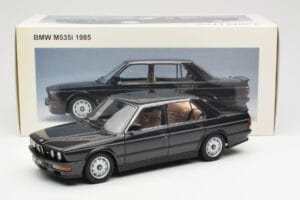 BMW M535i E28 Diamond Noir AUTOart 1:18 75162 Métal Moulé — image 8 sur 8