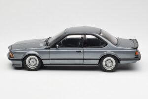 BMW M635 CSi E24 Shadow Line Delphin Metallic AUTOart 1:18 70529 Métal Moulé — image 4 sur 8