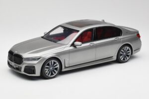 BMW M760i G12 V12 Final Edition Gris GT Spirit 1:18 GT478 Résine