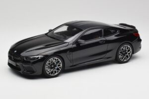 BMW M8 F92 Noir Saphir Minichamps 1:18 110029021 Métal Moulé