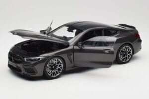 BMW M8 F92 Grey Metallic Minichamps 1:18 110029022 Métal Moulé — image 2 sur 8