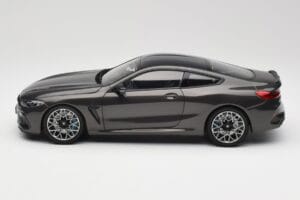 BMW M8 F92 Grey Metallic Minichamps 1:18 110029022 Métal Moulé — image 4 sur 8