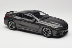 BMW M8 F92 Grey Metallic Minichamps 1:18 110029022 Métal Moulé — image 6 sur 8