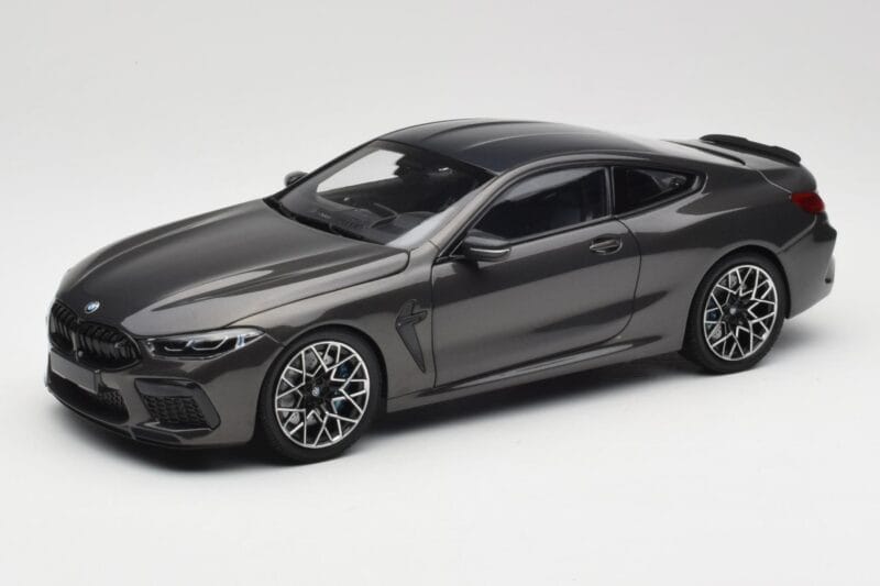 BMW M8 F92 Grey Metallic Minichamps 1:18 110029022 Métal Moulé
