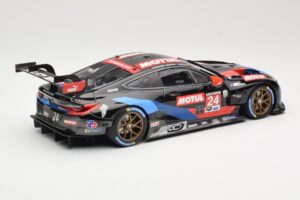 BMW M8 GTE RLL Racing #24 J. Krohn / J. Edwards Class Winners 24 Hours of Daytona 2020 Minichamps 1:18 155202924 Métal Moulé — image 2 sur 6