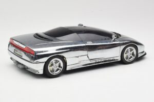 BMW Nazca M12 Chrome Silver Revell 1:18 08916 Métal Moulé — image 3 sur 8