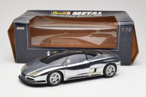 BMW Nazca M12 Chrome Silver Revell 1:18 08916 Métal Moulé — image 8 sur 8