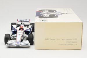 BMW Sauber F1.07 #10 R. Kubica Launch Version 2007 Minichamps 1:18 80430426995 Métal Moulé — image 6 sur 7