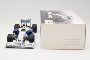BMW Sauber F1.09 #6 N. Heidfeld Launch Version 2009 Minichamps 1:18 80432154856 Métal Moulé — image 6 sur 7