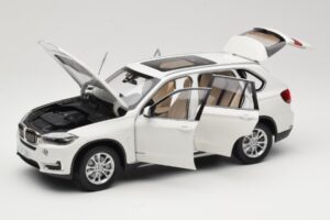 BMW X5 E70 Alpine White Paragon 1:18 PA-97073 Métal Moulé — image 2 sur 8