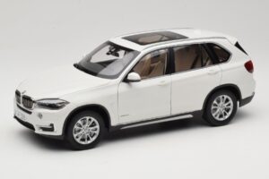 BMW X5 E70 Alpine White Paragon 1:18 PA-97073 Métal Moulé