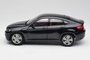 BMW X6 M F86 Noir Kyosho 1:18 80432157613 Métal Moulé — image 4 sur 8
