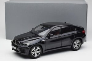 BMW X6 M F86 Noir Kyosho 1:18 80432157613 Métal Moulé — image 8 sur 8