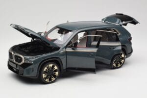 BMW XM G09 Isle of Man Green Minichamps 1:18 110023300 Métal Moulé — image 2 sur 8