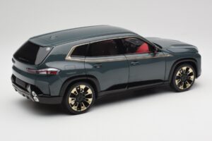 BMW XM G09 Isle of Man Green Minichamps 1:18 110023300 Métal Moulé — image 3 sur 8