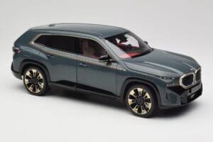 BMW XM G09 Isle of Man Green Minichamps 1:18 110023300 Métal Moulé — image 6 sur 8
