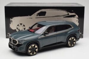 BMW XM G09 Isle of Man Green Minichamps 1:18 110023300 Métal Moulé — image 8 sur 8