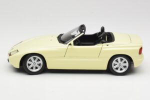 BMW Z1 Jaune Minichamps 1:18 180020104 Métal Moulé — image 4 sur 8