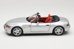 BMW Z3 Cabriolet Argent UT Models 1:18 20402 Métal Moulé — image 4 sur 8