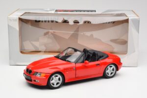 BMW Z3 E36/7 Cabriolet Rouge UT Models 1:18 180024330 Métal Moulé — image 8 sur 8