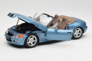 BMW Z3 E36/7 James Bond Goldeneye Bleu Métallisé UT Models 1:18 180024336 Métal Moulé — image 2 sur 8