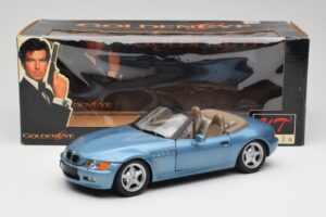 BMW Z3 E36/7 James Bond Goldeneye Bleu Métallisé UT Models 1:18 180024336 Métal Moulé — image 8 sur 8