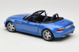 BMW Z3 M Roadster Bleu Édition Concessionnaire UT Models 1:18 80439422939 Métal Moulé — image 7 sur 8