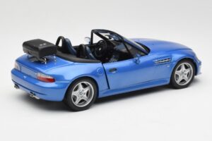 BMW Z3 M Roadster Avec Porte-Bagages Bleu Métallique UT Models 1:18 20416 Métal Moulé — image 3 sur 8