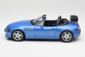 BMW Z3 M Roadster Avec Porte-Bagages Bleu Métallique UT Models 1:18 20416 Métal Moulé — image 4 sur 8