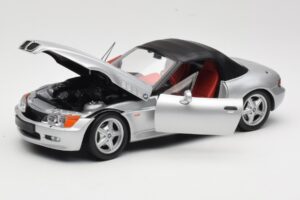 BMW Z3 Roadster 1.8 Argent UT Models 1:18 20404 Métal Moulé — image 2 sur 8